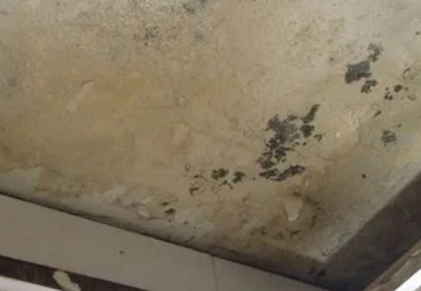 高要阳台漏水维修公司分享下高要卫生间渗水维修需要注意哪些问题。